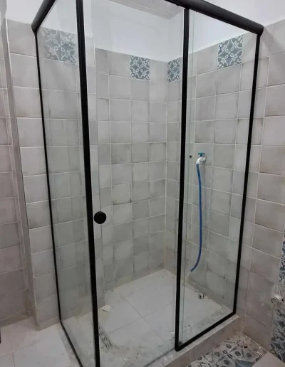 Cabine de douche en verre